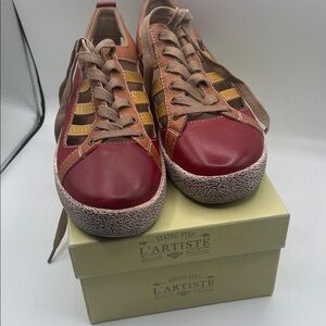 L'Artiste Women's Red and Brown Sneakers